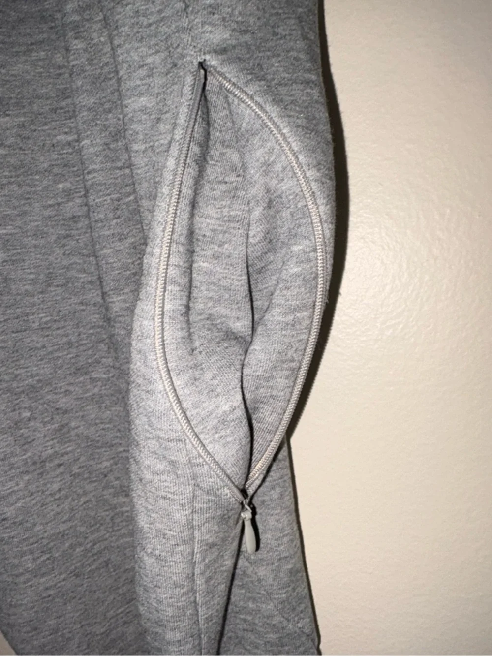 Gymshark Gray Joggers Sweatpants Tapered Zip Pocket Men’s M - Picture 5 of 6